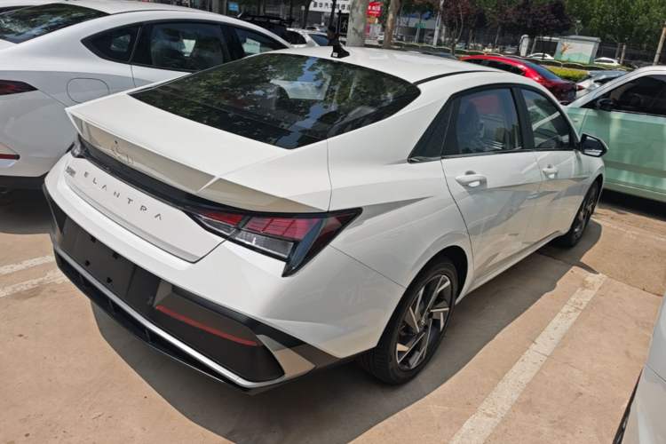 Used Hyundai Elantra 2023 1.5L CVT GLX Elite Edition Rear Right 45 Deg