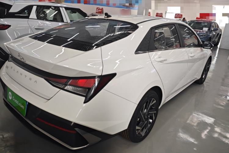 Used Hyundai Elantra 2023 1.5L CVT GLX Elite Edition Rear Right 45 Deg