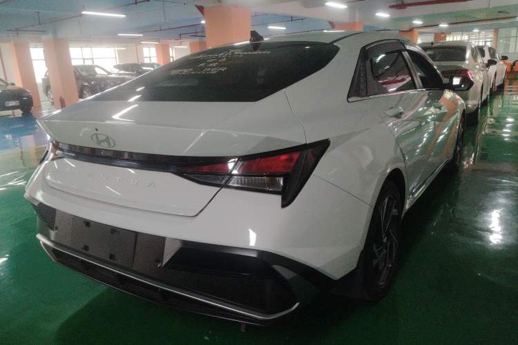 Used Hyundai Elantra 2023 1.5L CVT GLX Elite Edition Rear Right 45 Deg