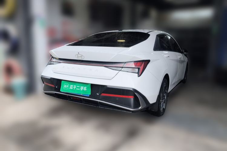 Used Hyundai Elantra 2023 1.5L CVT LUX Prestige Edition Rear Right 45 Deg