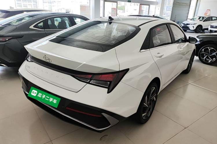Used Hyundai Elantra 2023 1.5L CVT GLX Elite Edition Rear Right 45 Deg