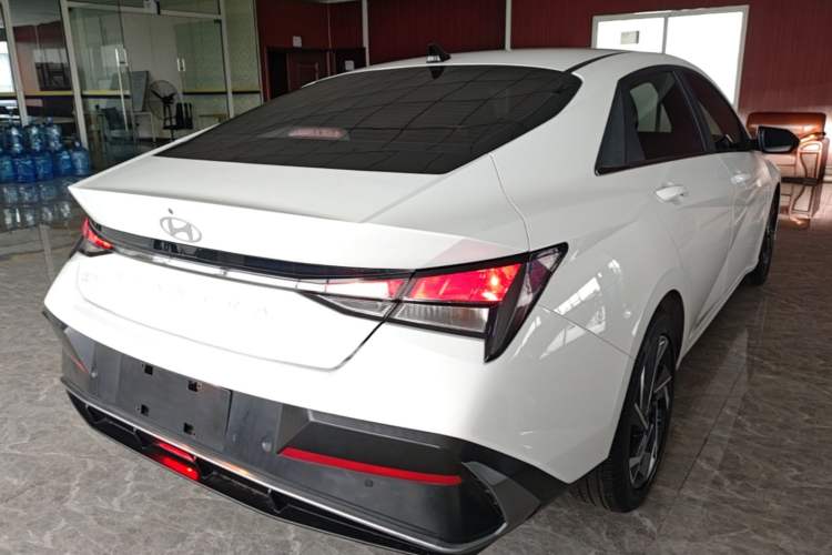 Used Hyundai Elantra 2023 1.5L CVT GLX Elite Edition Rear Right 45 Deg