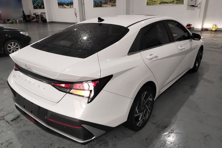 Used Hyundai Elantra 2023 1.5L CVT GLX Elite Edition Rear Right 45 Deg
