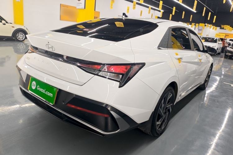 Used Hyundai Elantra 2023 1.5L CVT GLX Elite Edition Rear Right 45 Deg
