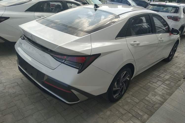 Used Hyundai Elantra 2023 1.5L CVT GLX Elite Edition Rear Right 45 Deg