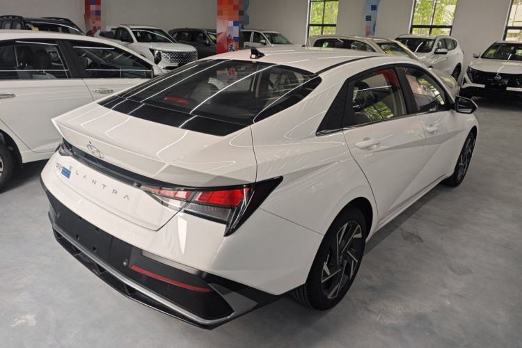 Used Hyundai Elantra 2023 1.5L CVT GLX Elite Edition Rear Right 45 Deg
