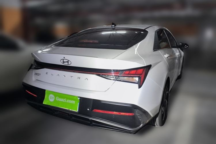 Used Hyundai Elantra 2023 1.5L CVT LUX Prestige Edition Rear Right 45 Deg