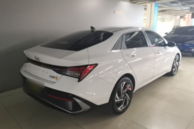 Used Hyundai Elantra 2023 1.5L CVT GLX Elite Edition Rear Right 45 Deg