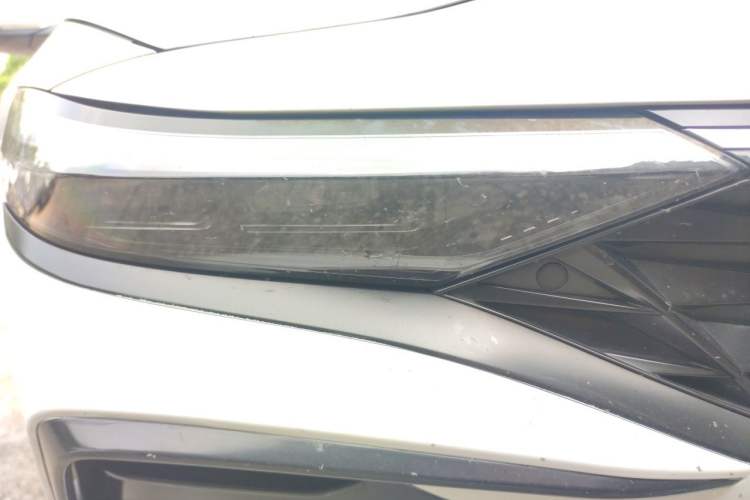 Used Hyundai Elantra 2023 1.5L CVT LUX Prestige Edition Right Front Headlight