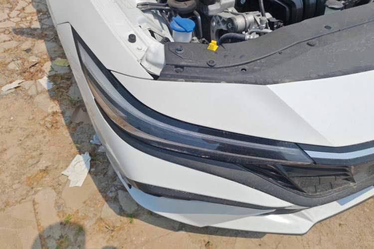 Used Hyundai Elantra 2023 1.5L CVT LUX Prestige Edition Right Front Headlight