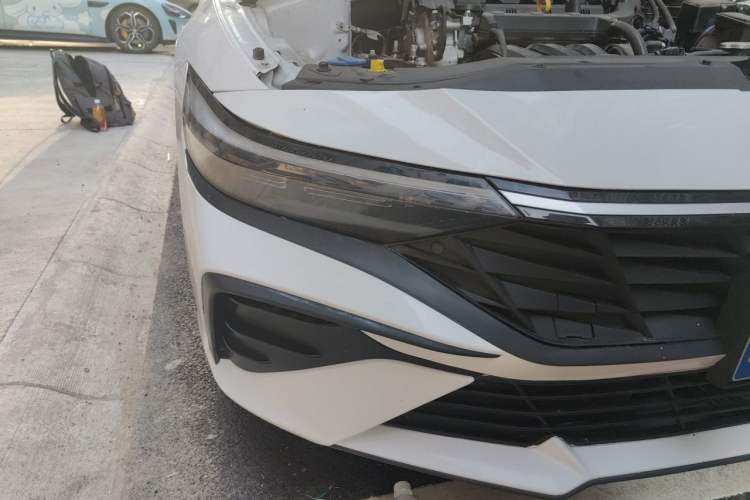 Used Hyundai Elantra 2023 1.5L CVT LUX Prestige Edition Right Front Headlight