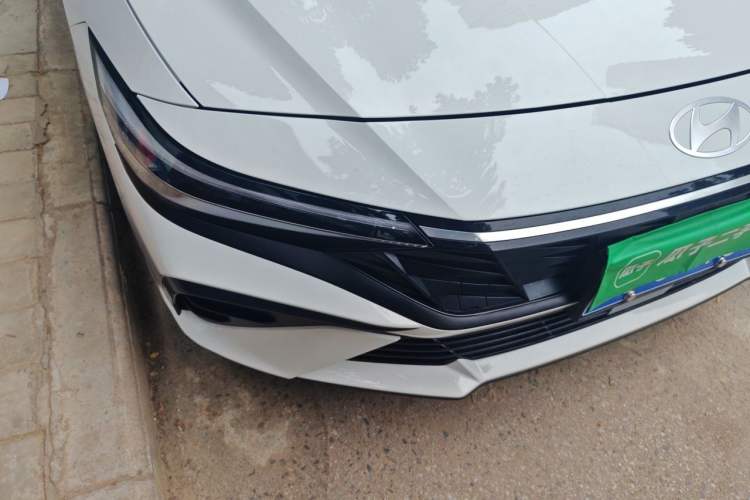 Used Hyundai Elantra 2023 1.5L CVT LUX Prestige Edition Right Front Headlight