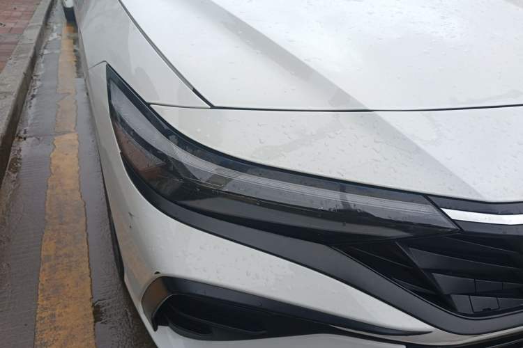 Used Hyundai Elantra 2023 1.5L CVT LUX Prestige Edition Right Front Headlight