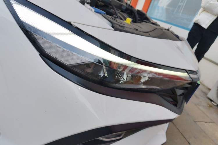 Used Hyundai Elantra 2023 1.5L CVT GLX Elite Edition Right Front Headlight