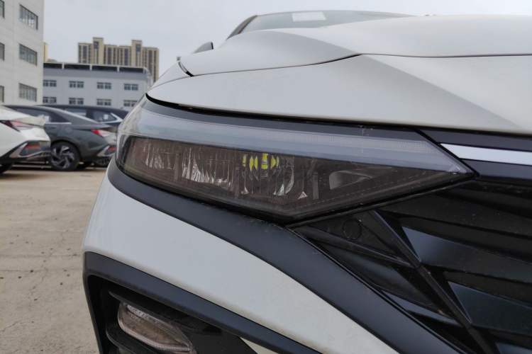 Used Hyundai Elantra 2023 1.5L CVT GLX Elite Edition Right Front Headlight