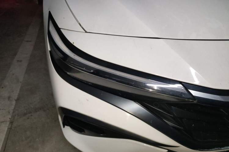 Used Hyundai Elantra 2023 1.5L CVT LUX Prestige Edition Right Front Headlight