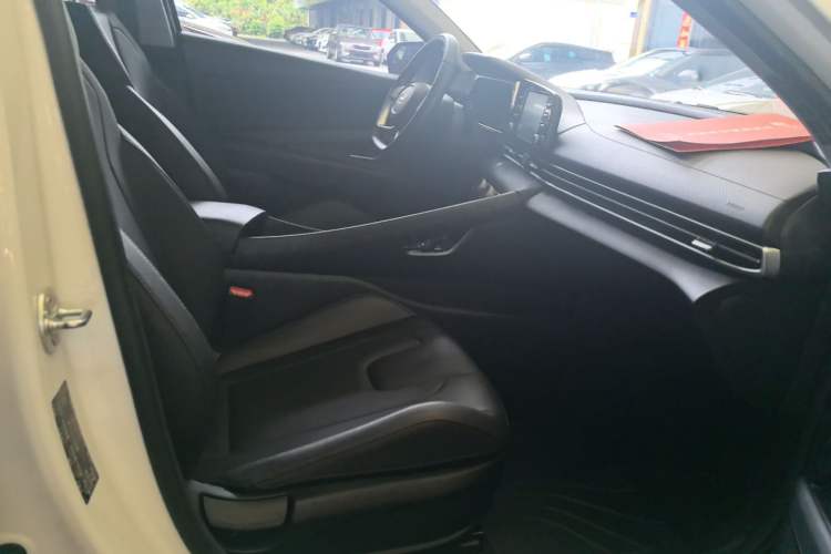 Used Hyundai Elantra 2023 1.5L CVT GLX Elite Edition Right Front Seat