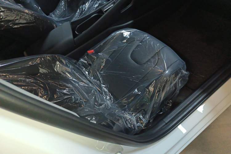 Used Hyundai Elantra 2023 1.5L CVT GLX Elite Edition Right Front Seat