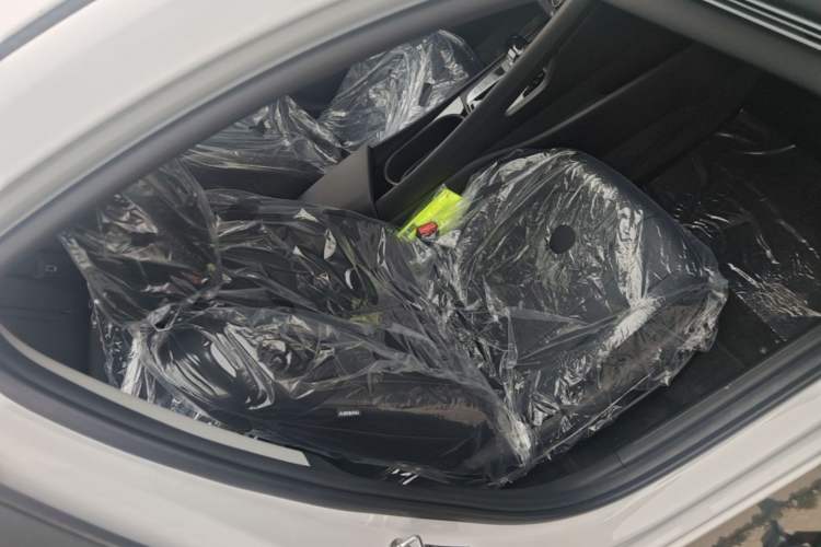 Used Hyundai Elantra 2023 1.5L CVT GLX Elite Edition Right Front Seat