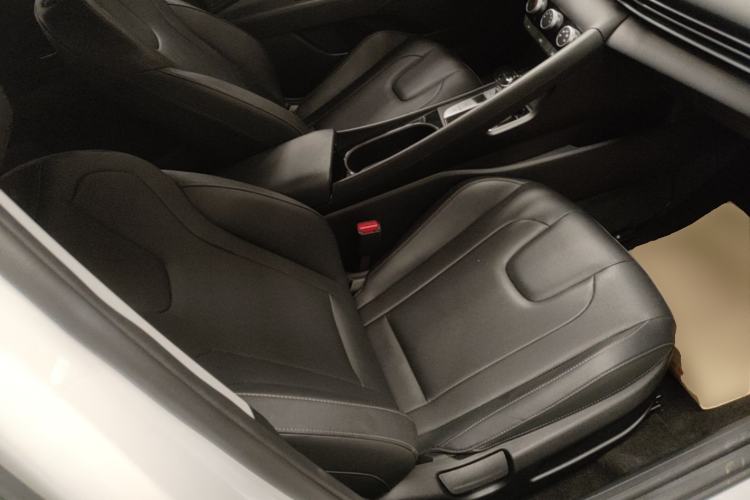 Used Hyundai Elantra 2023 1.5L CVT GLX Elite Edition Right Front Seat
