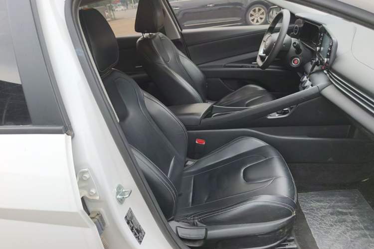 Used Hyundai Elantra 2023 1.5L CVT GLS Leading Edition Right Front Seat