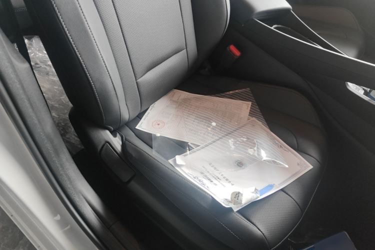 Used Hyundai Elantra 2023 1.5L CVT GLX Elite Edition Right Front Seat