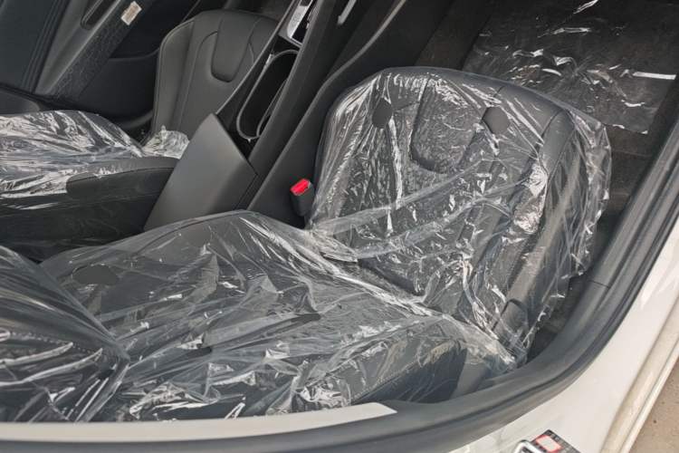 Used Hyundai Elantra 2023 1.5L CVT GLX Elite Edition Right Front Seat