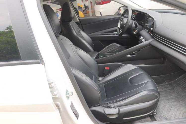 Used Hyundai Elantra 2023 1.5L CVT GLS Leading Edition Right Front Seat