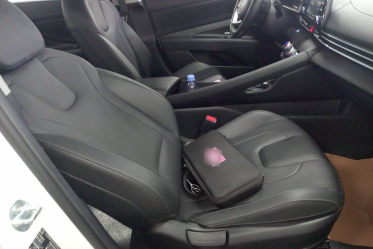Used Hyundai Elantra 2023 1.5L CVT GLX Elite Edition Right Front Seat