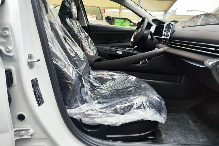 Used Hyundai Elantra 2023 1.5L CVT GLX Elite Edition Right Front Seat