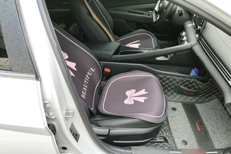 Used Hyundai Elantra 2023 1.5L CVT GLX Elite Edition Right Front Seat
