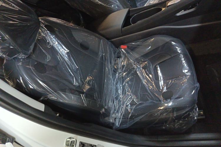 Used Hyundai Elantra 2023 1.5L CVT GLX Elite Edition Right Front Seat