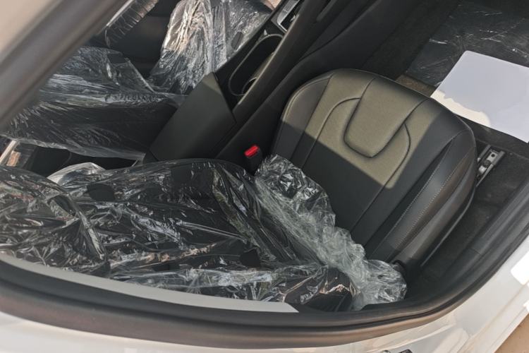 Used Hyundai Elantra 2023 1.5L CVT GLX Elite Edition Right Front Seat
