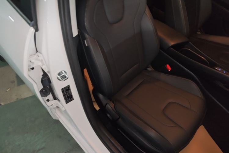 Used Hyundai Elantra 2023 1.5L CVT GLX Elite Edition Right Front Seat