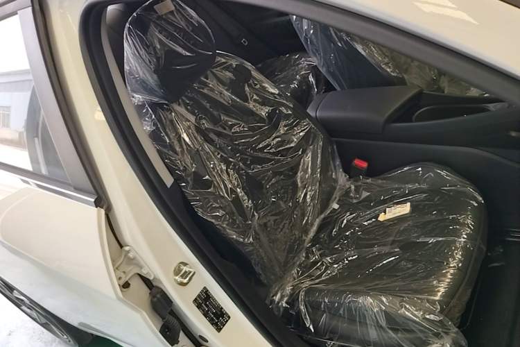 Used Hyundai Elantra 2023 1.5L CVT GLX Elite Edition Right Front Seat