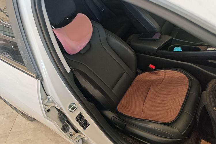 Used Hyundai Elantra 2023 1.5L CVT GLX Elite Edition Right Front Seat