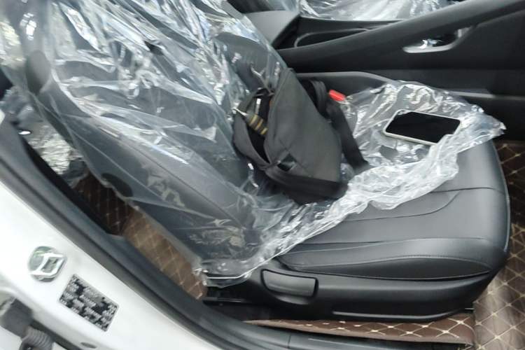 Used Hyundai Elantra 2023 1.5L CVT GLX Elite Edition Right Front Seat