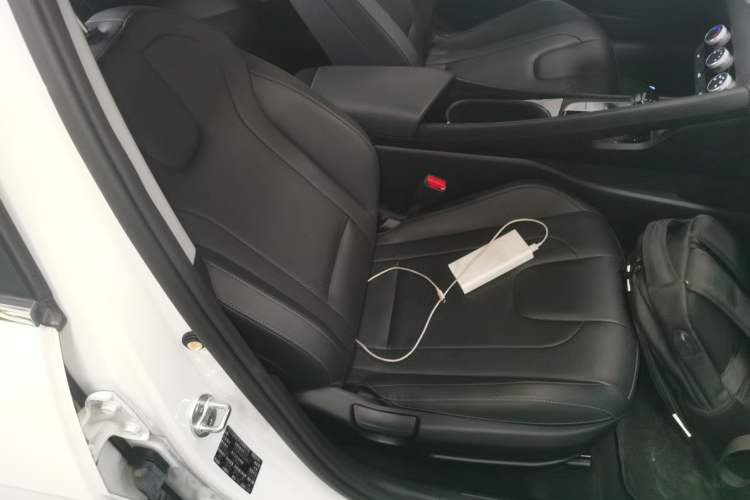Used Hyundai Elantra 2023 1.5L CVT GLX Elite Edition Right Front Seat