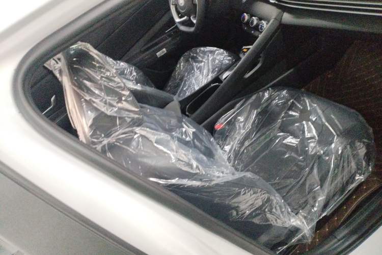 Used Hyundai Elantra 2023 1.5L CVT GLX Elite Edition Right Front Seat