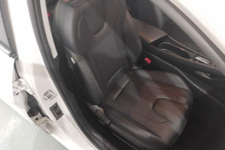 Used Hyundai Elantra 2023 1.5L CVT GLX Elite Edition Right Front Seat