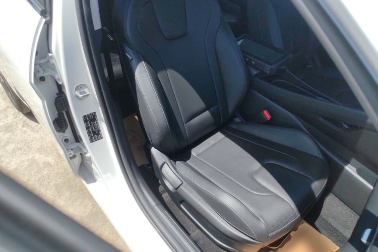 Used Hyundai Elantra 2023 1.5L CVT GLX Elite Edition Right Front Seat