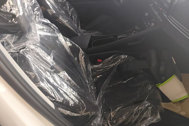 Used Hyundai Elantra 2023 1.5L CVT LUX Prestige Edition Right Front Seat
