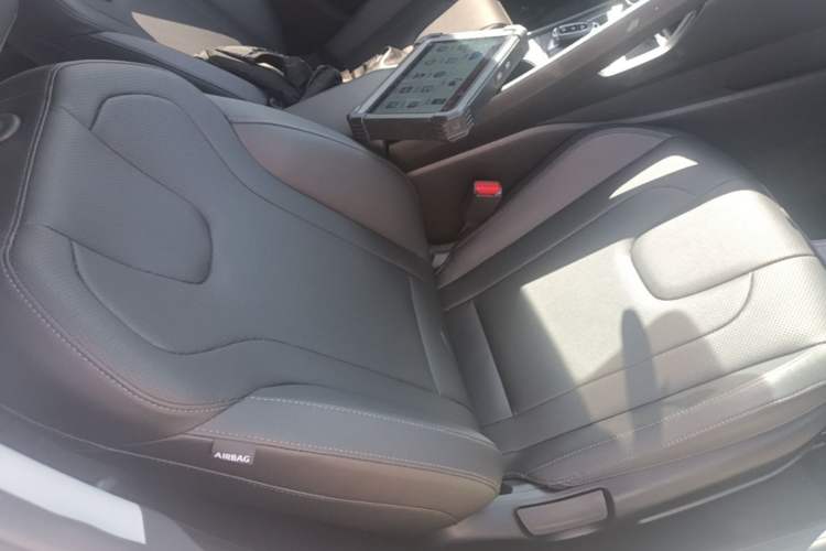 Used Hyundai Elantra 2023 1.5L CVT GLX Elite Edition Right Front Seat