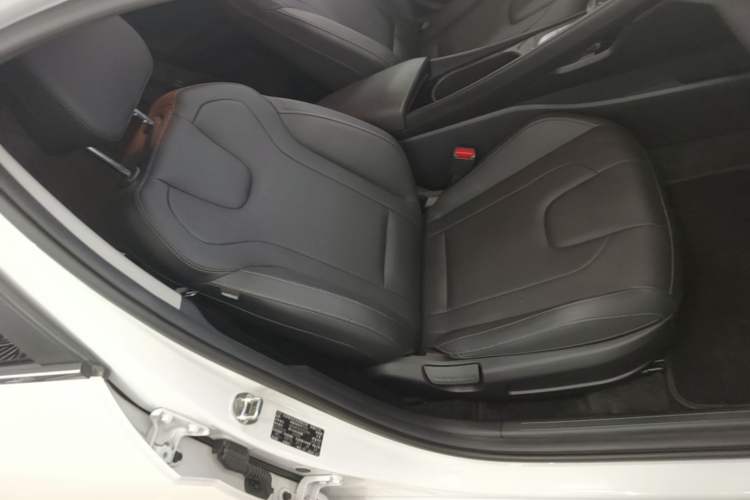 Used Hyundai Elantra 2023 1.5L CVT GLX Elite Edition Right Front Seat