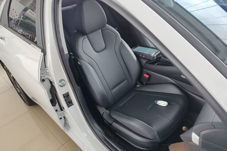 Used Hyundai Elantra 2023 1.5L CVT GLX Elite Edition Right Front Seat