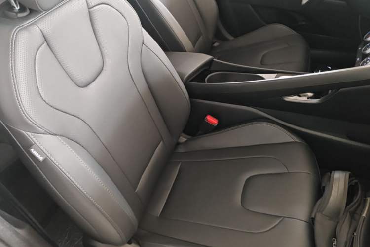 Used Hyundai Elantra 2023 1.5L CVT GLX Elite Edition Right Front Seat