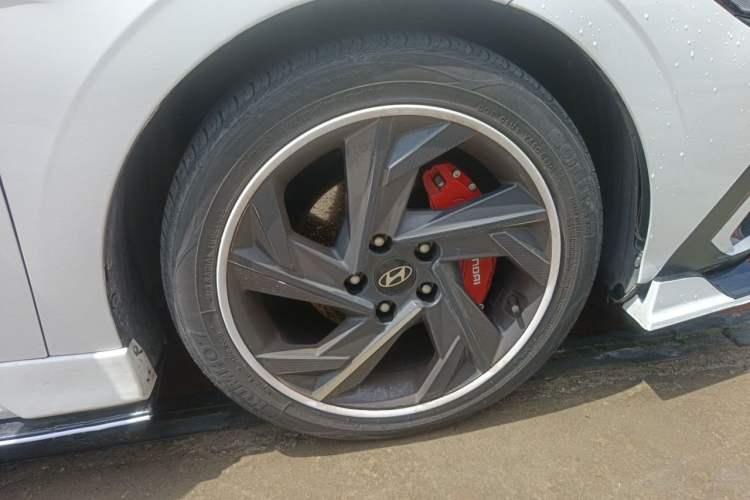 Used Hyundai Elantra 2023 1.5L CVT LUX Prestige Edition Right Front Wheel Hub