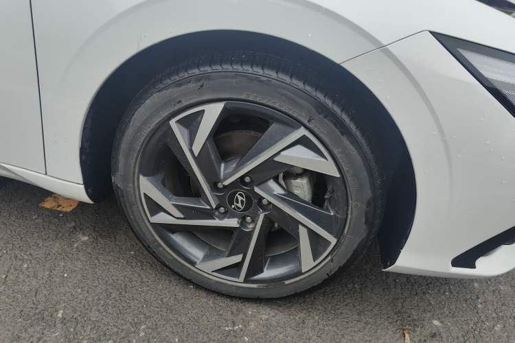 Used Hyundai Elantra 2023 1.5L CVT GLX Elite Edition Right Front Wheel Hub