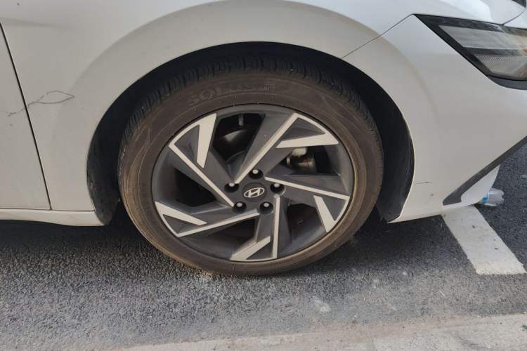 Used Hyundai Elantra 2023 1.5L CVT LUX Prestige Edition Right Front Wheel Hub