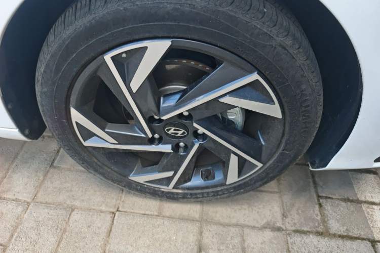 Used Hyundai Elantra 2023 1.5L CVT GLX Elite Edition Right Front Wheel Hub